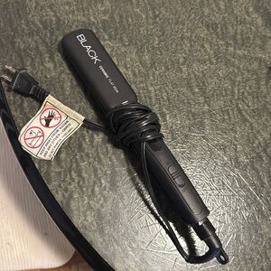 Black ceramic flat iron straightener